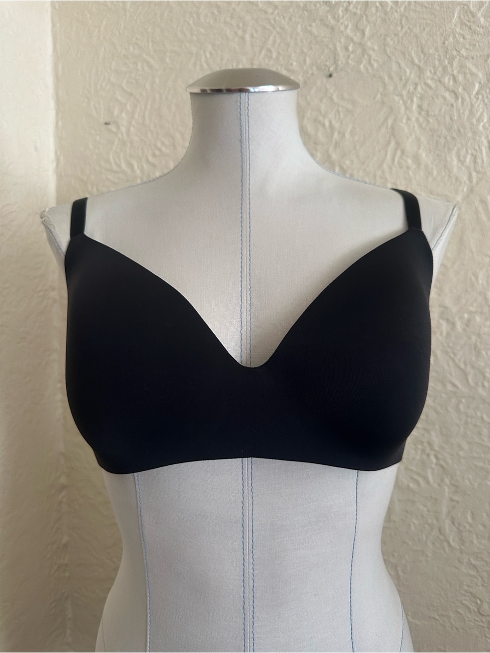 Victoria’s Secret Black Wireless Bra 32DDD